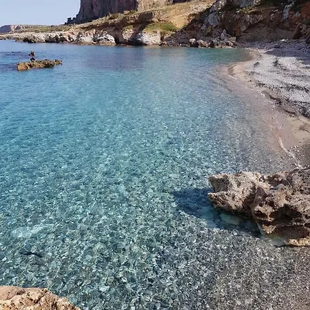 Holiday home Domus Dei Capperi Custonaci